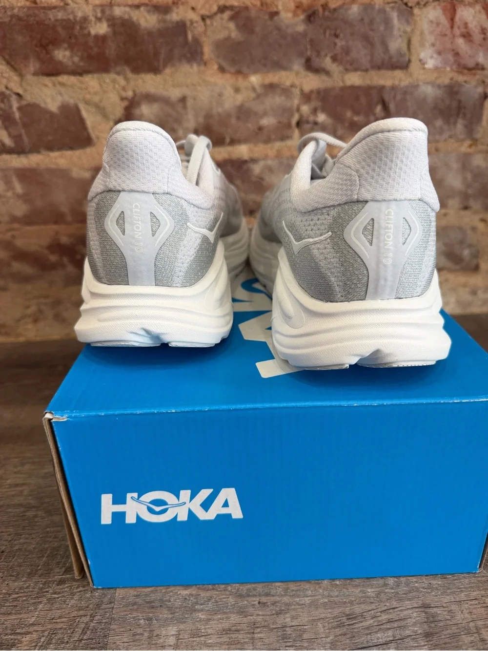 NWT Women's Hoka Clifton *Wide